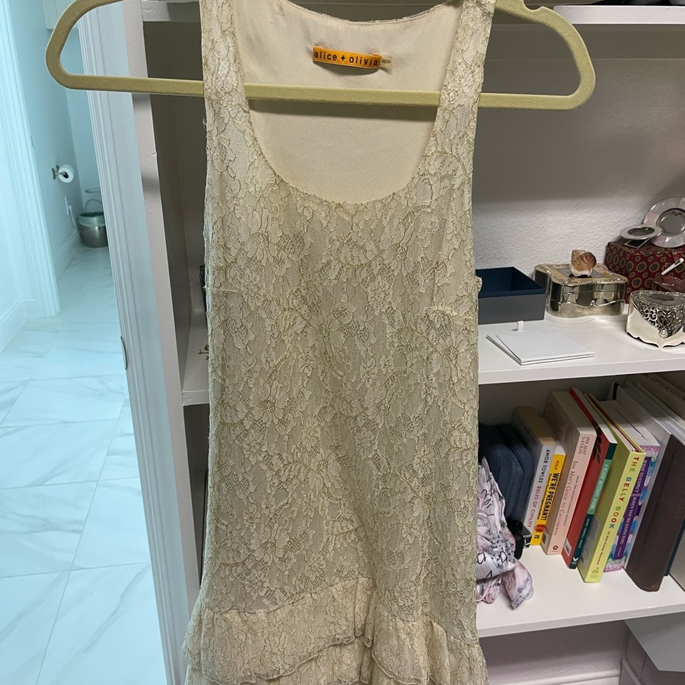 Alice and Olivia short dress in golds size XS